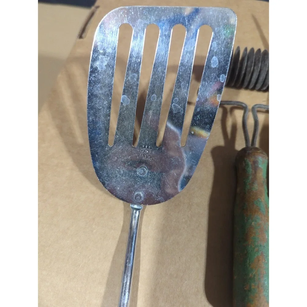 Lot of 6 Vintage Kitchen Cooking Utensils Primitive Red/Green/White Wood Handles